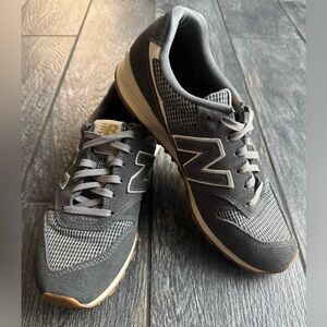 Women’s new balance 996